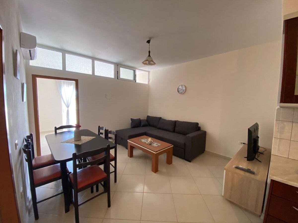 Titi'S Apartment Saranda 外观 照片